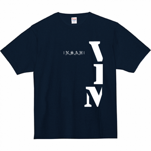 ブランド名をデザインしたオリジナルのプリントTシャツ